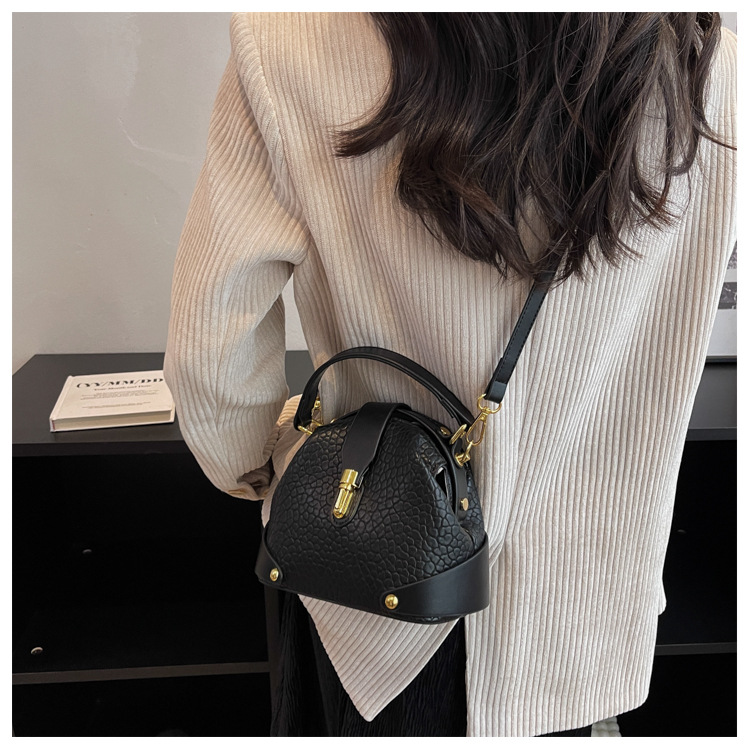 PU Leather Shell Bag – Urban Crossbody & Handbag